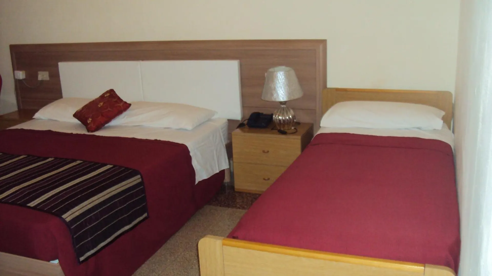 Hotel Mirage Messine 2*,